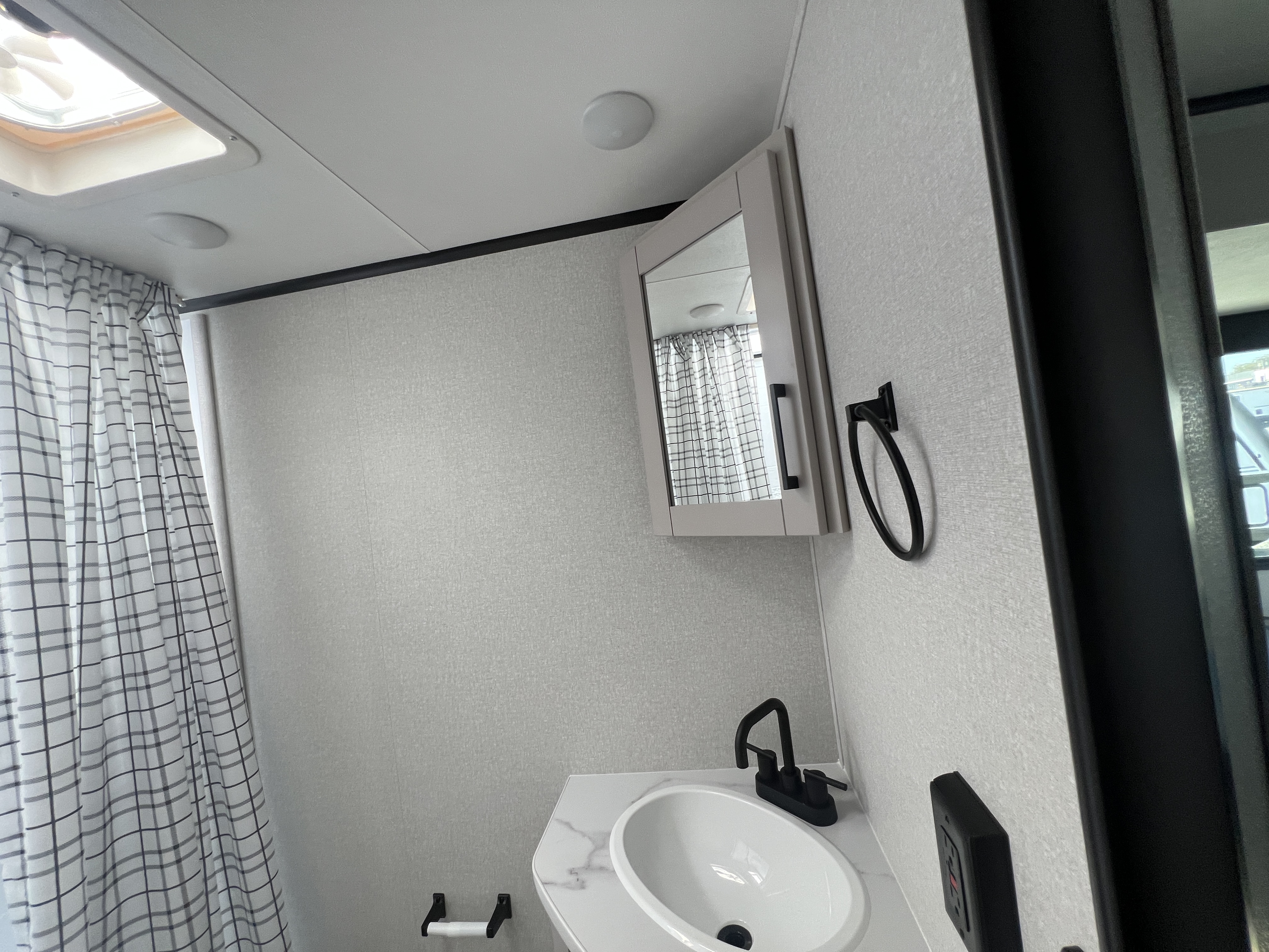 2026 JAYCO Jay Feather 26BHSL - Image 32