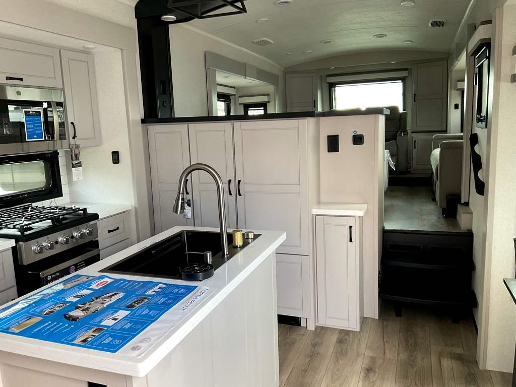 2026 JAYCO NORTH POINT 382 FLRB - Image 31