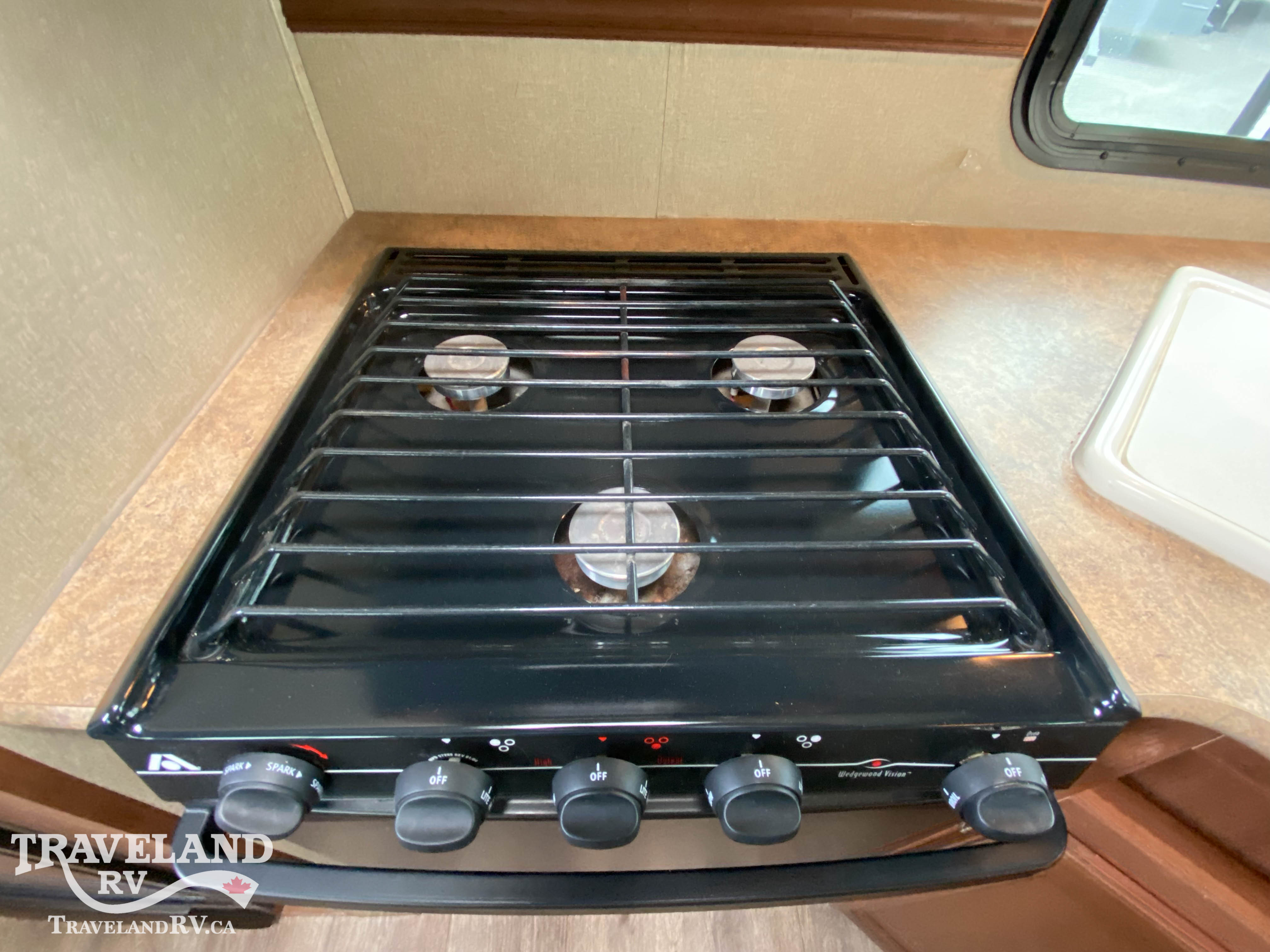 2014 Dutchmen Denali 2461RK Trail Edition - Image 13