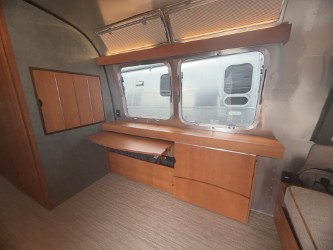 2027 AIRSTREAM FRANK LLOYD WRIGHT 28RBT - Image 14