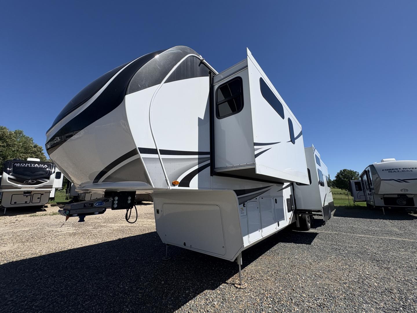2025 Grand Design Solitude 388MBS - Image 3
