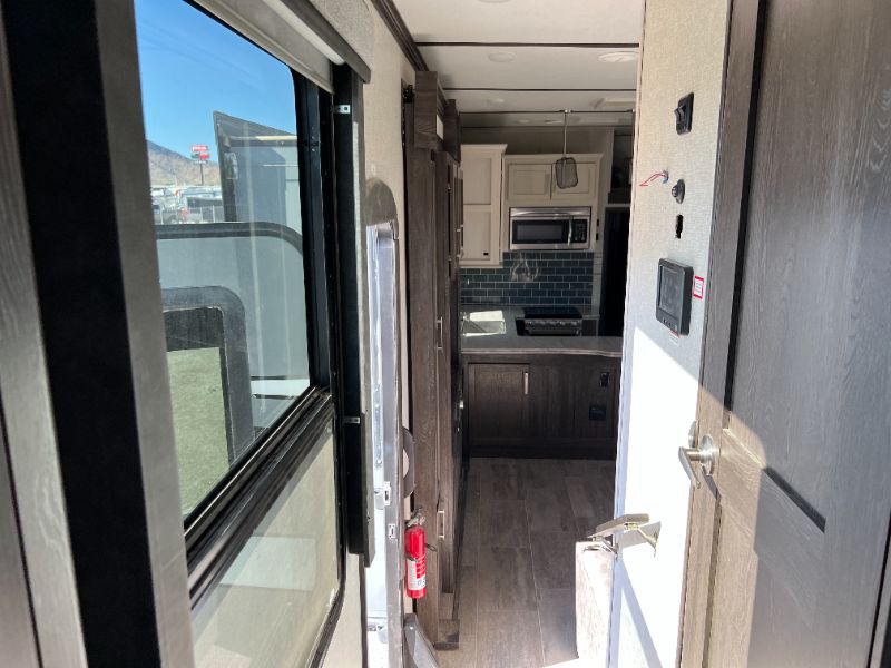 2019 Keystone Raptor 423 - Image 23