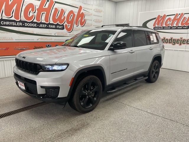 2023 Jeep Grand-Cherokee-L Laredo Altitude 4x4 - Image 1