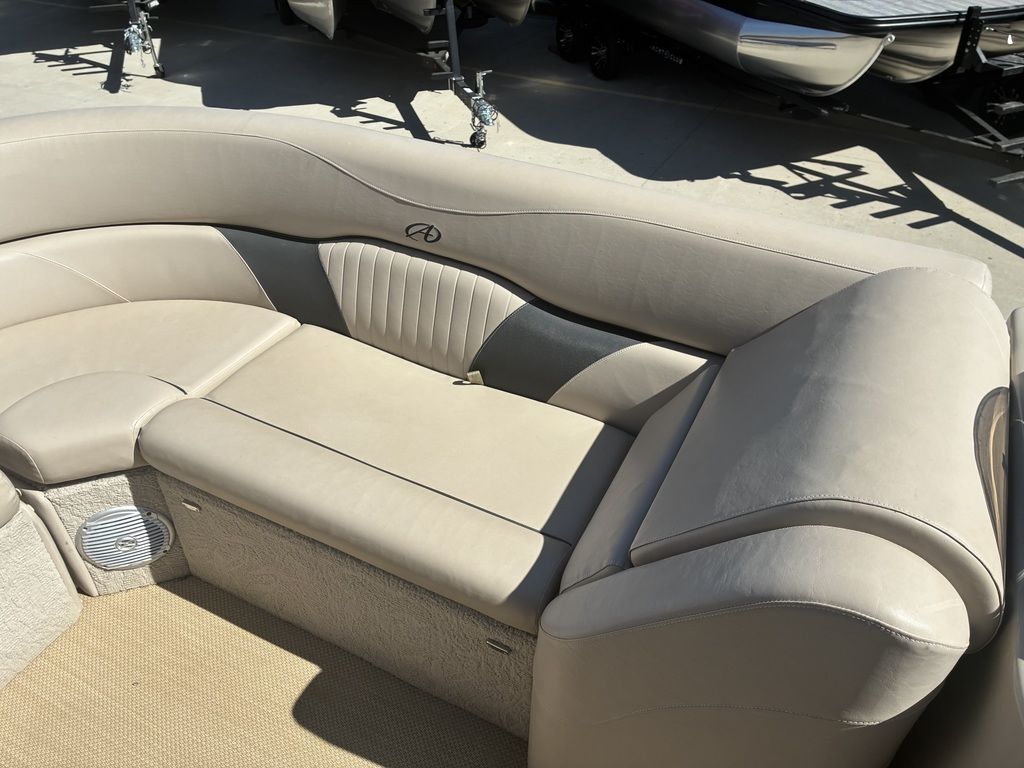 2014 Avalon C SERIES WIND JAMMER 24 - Image 14