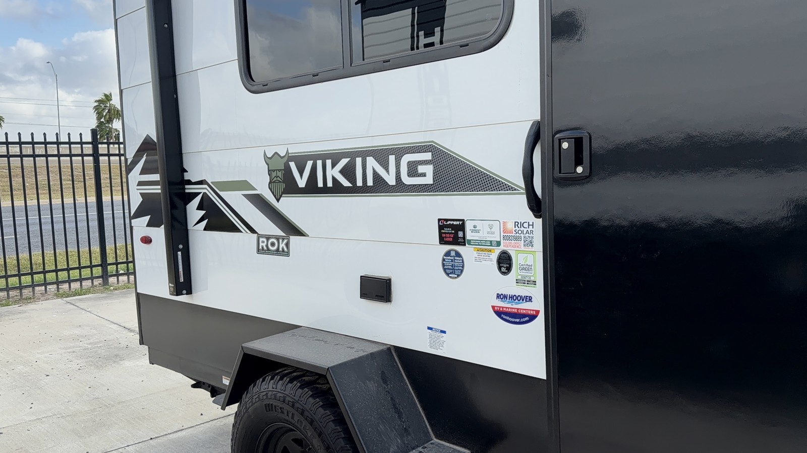 2025 COACHMEN VIKING 12000ROK - Image 11