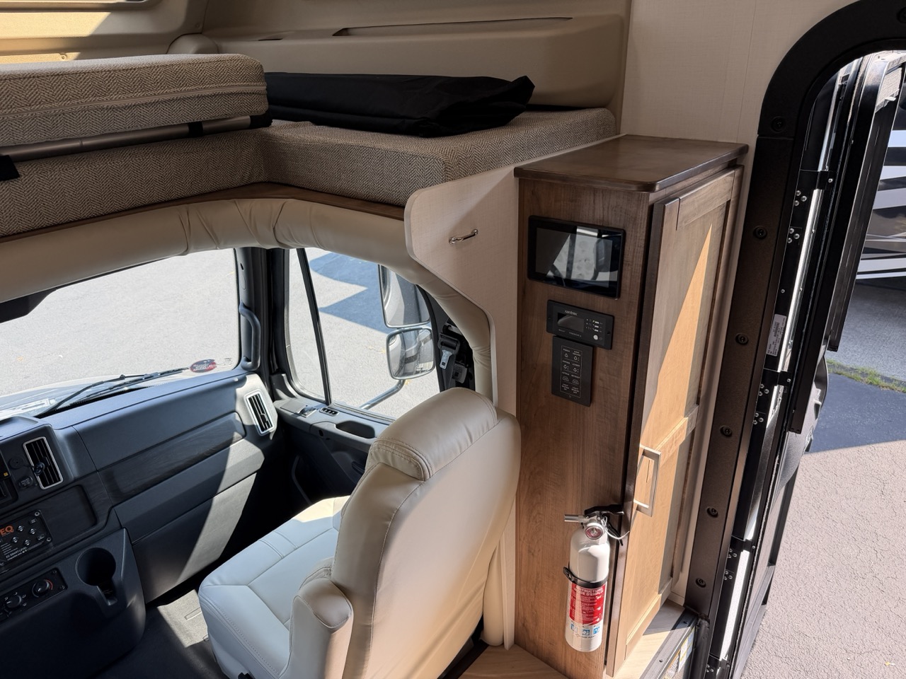 2026 Entegra Coach Accolade 37K - Image 5
