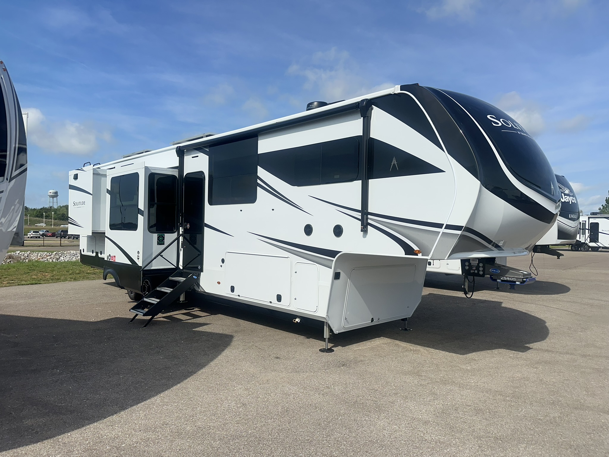 2026 GRAND DESIGN SOLITUDE 390RK - Image 1