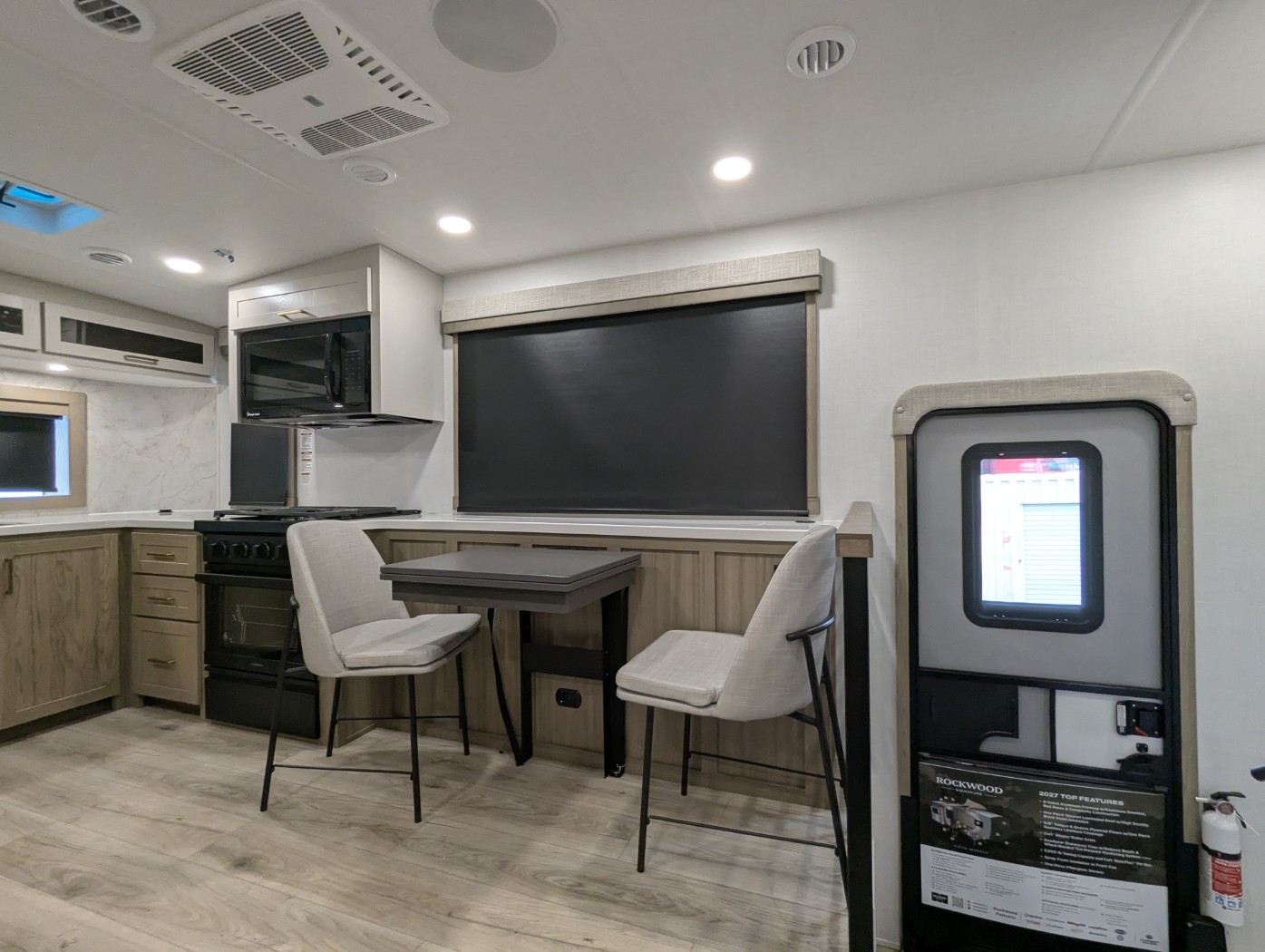 2027 Forest River Rockwood Signature 290SFK - Image 22