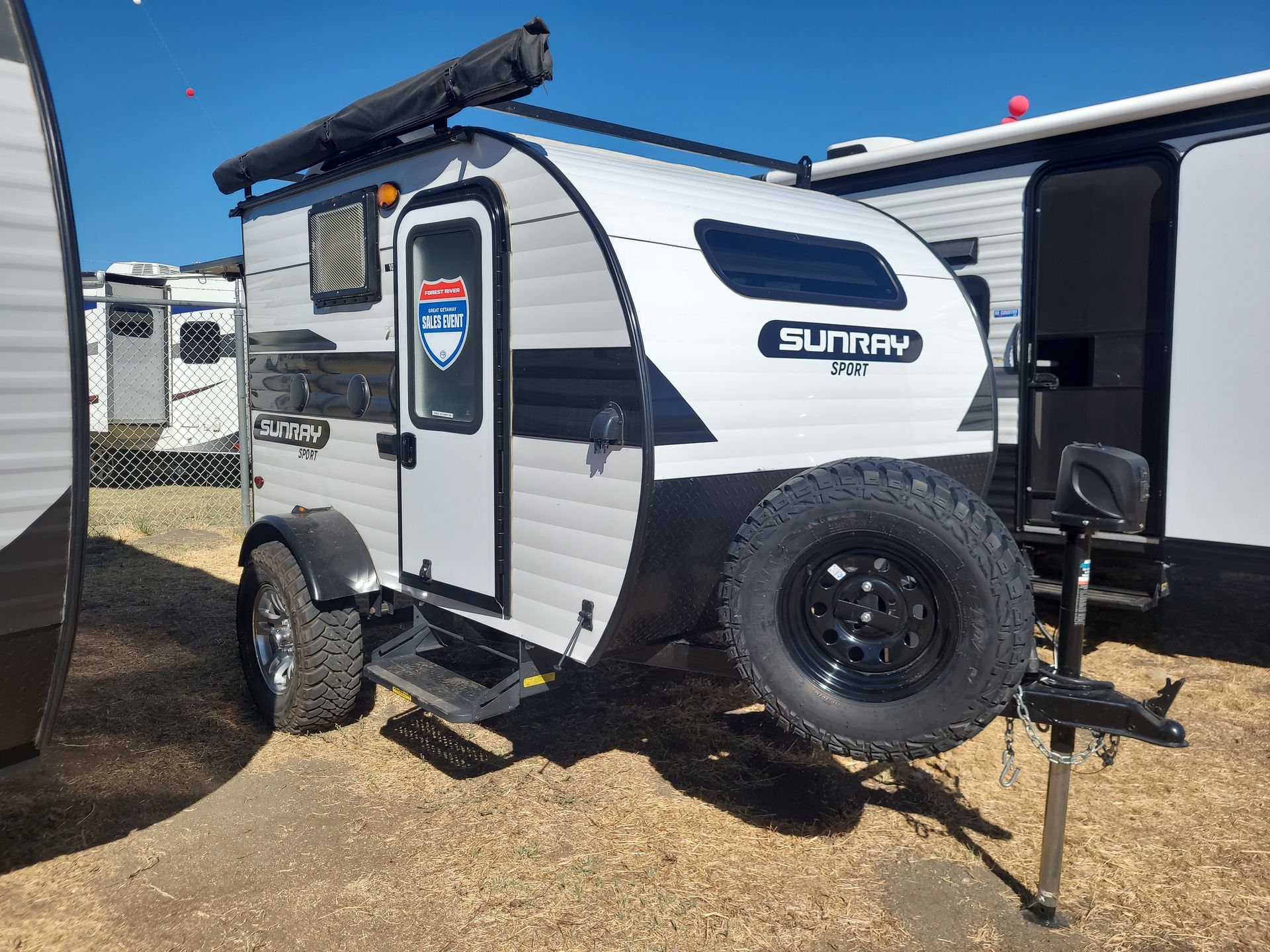 2022 Sunset Park RV Sun Ray 109 - Image 2