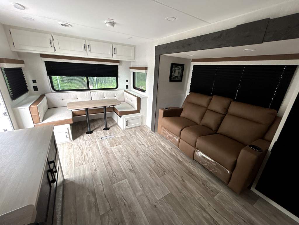 2026 VENTURE RV SIENNA 241VRD - Image 26