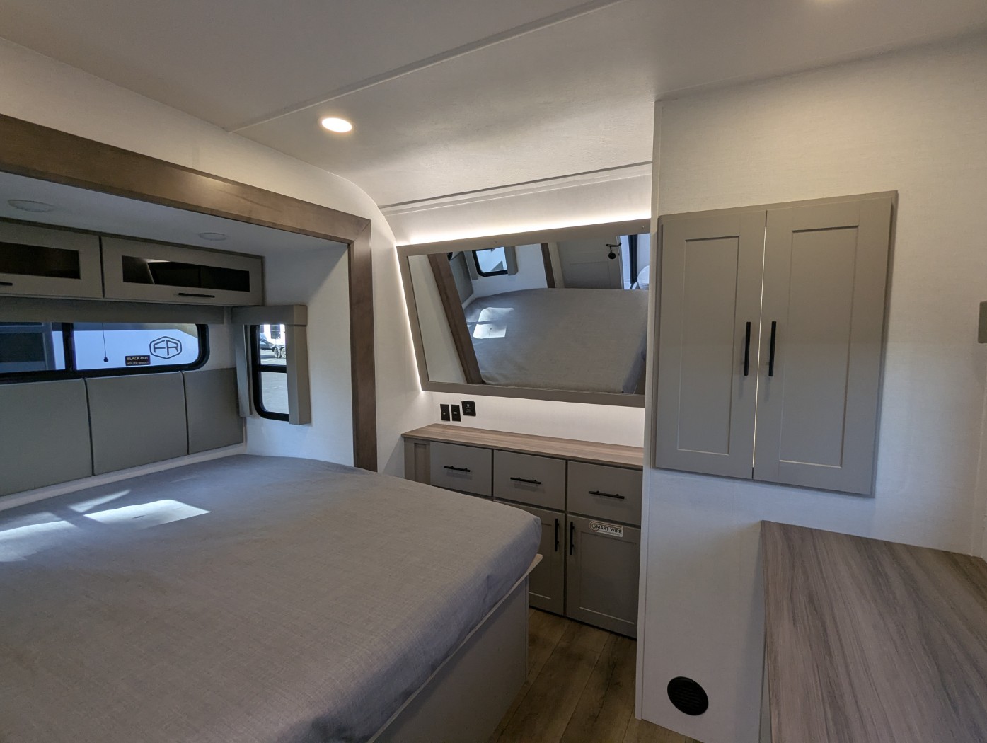 2026 Alliance RV Valor 27T14 - Image 8