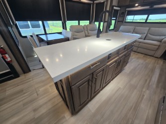 2021 GRAND DESIGN SOLITUDE 310GK - Image 17