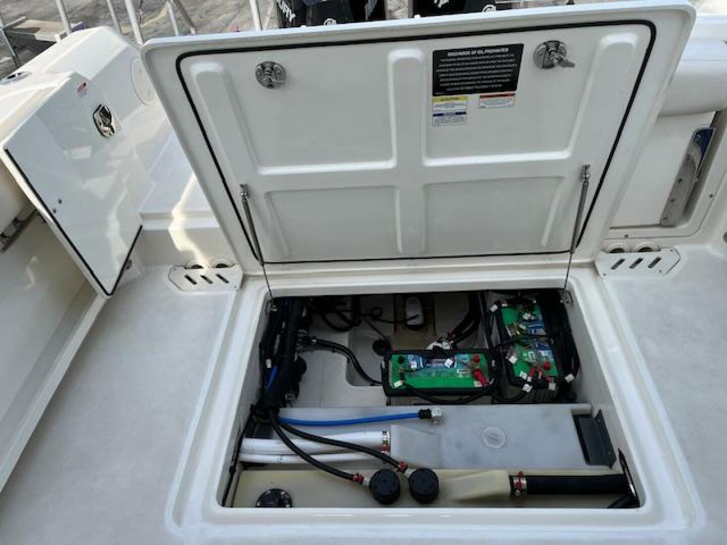 2018 Boston Whaler 270 Vantage - Image 35