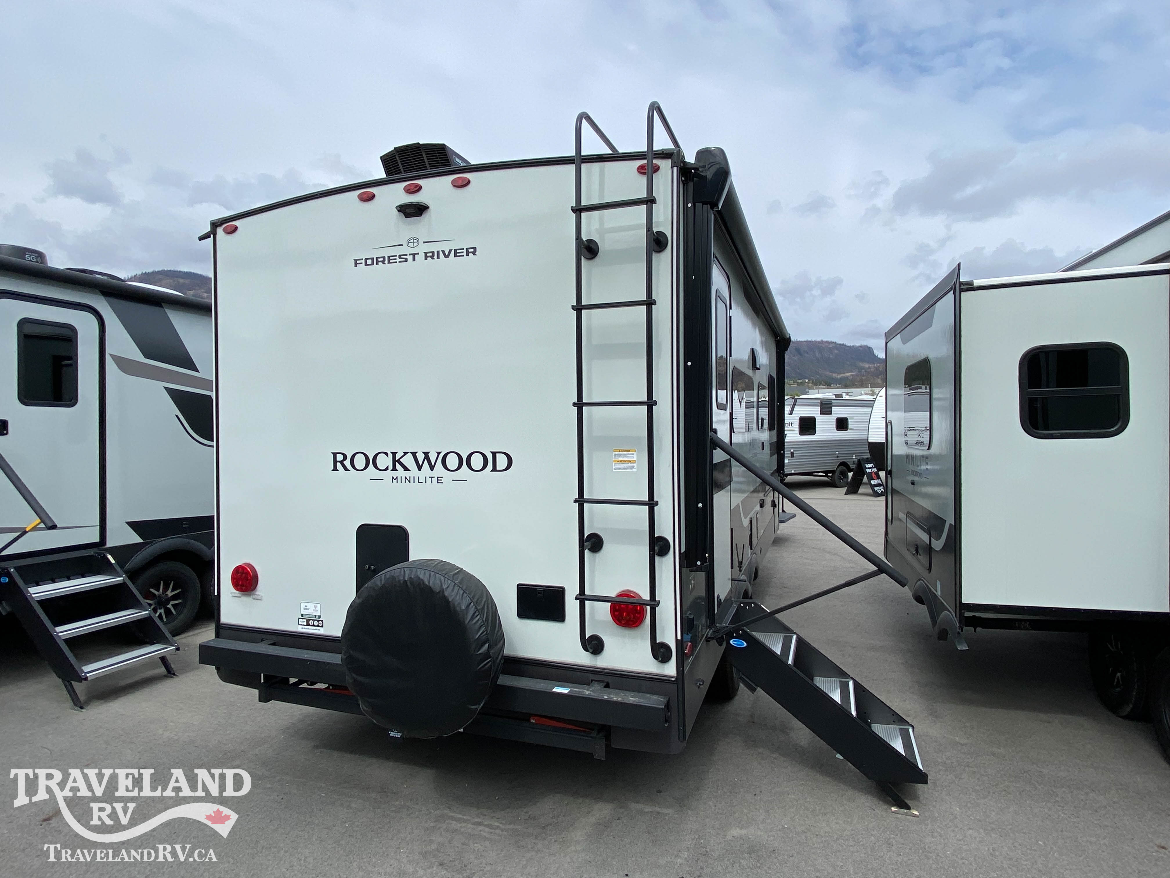 2027 Forest River Rockwood Mini Lite 2205S - Image 6