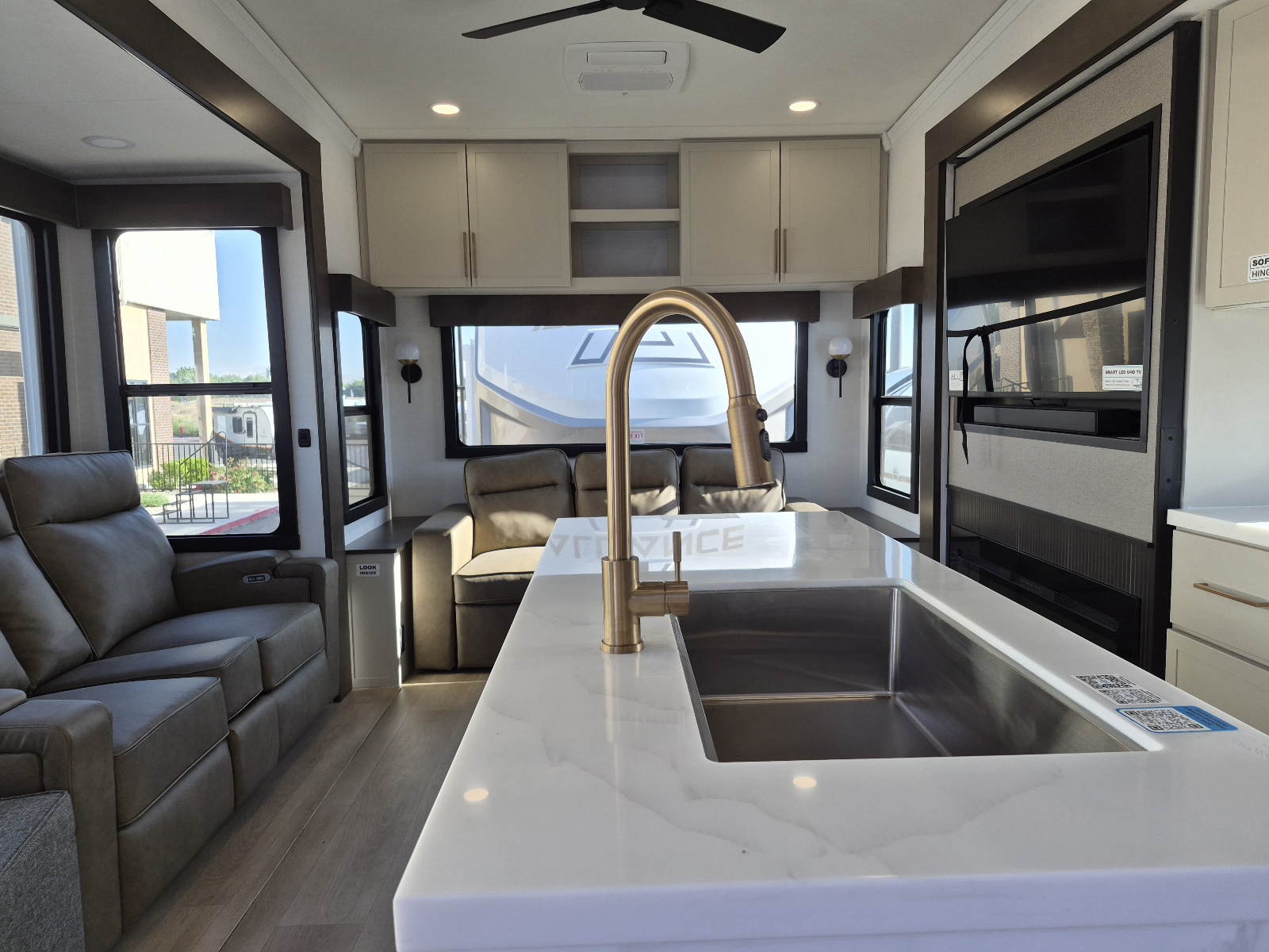 2027 Alliance RV PARADIGM 310RL - Image 3