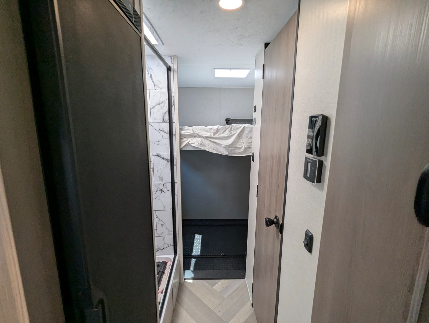 2025 Coachmen Cross Trail EV 20XG - Image 20