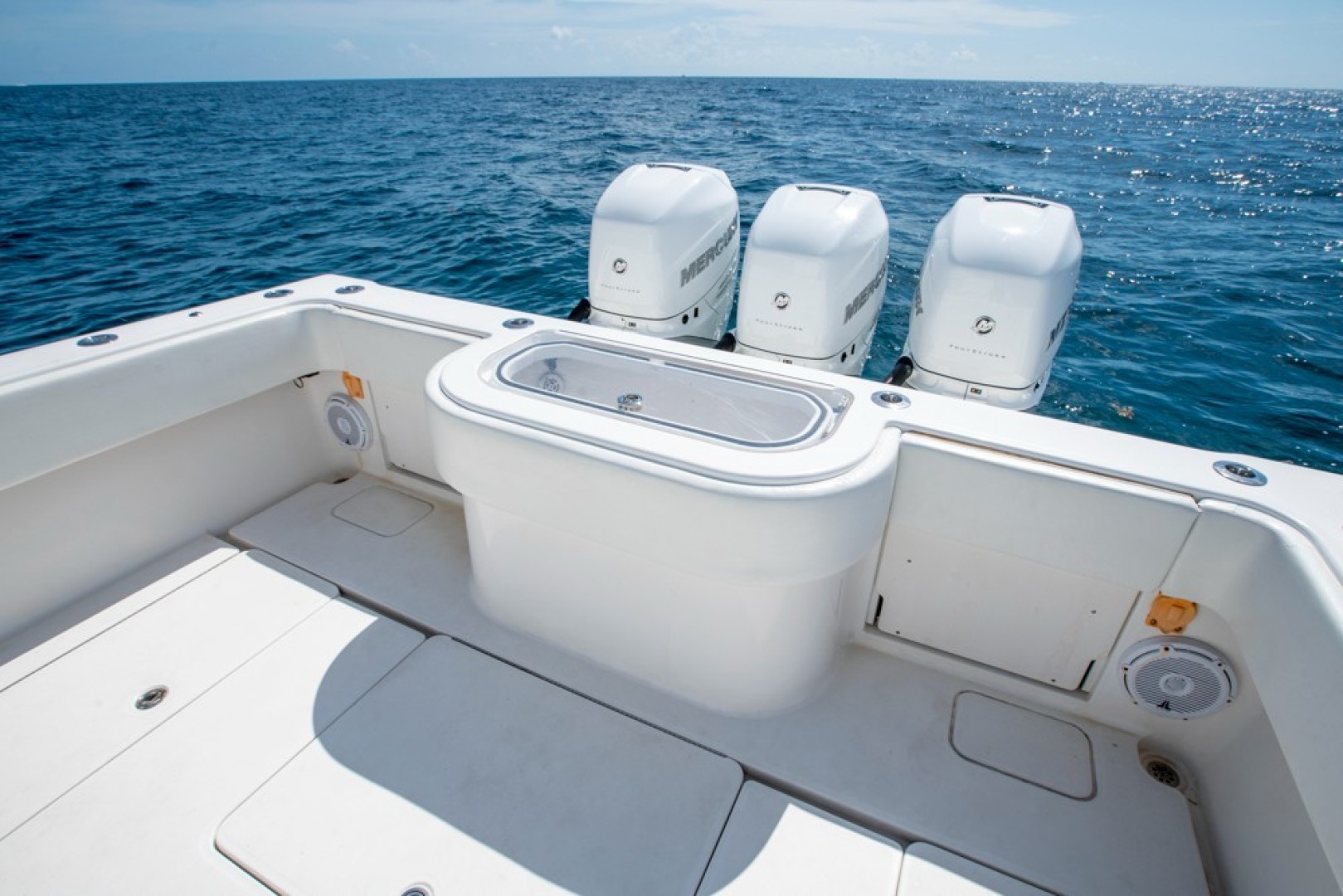 2011 Invincible 42CC - Image 37