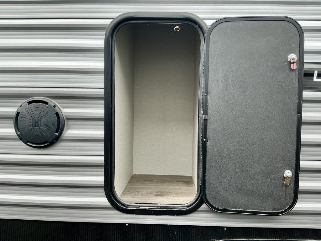2026 COACHMEN 333DORM - Image 31