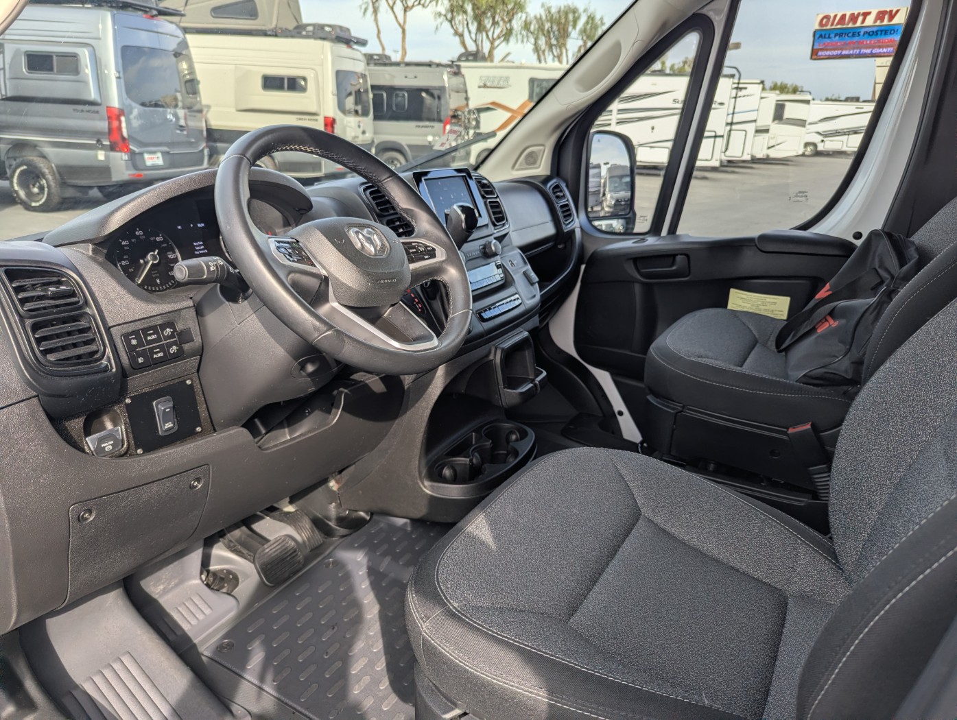 2024 Winnebago Solis Pocket 36A - Image 4