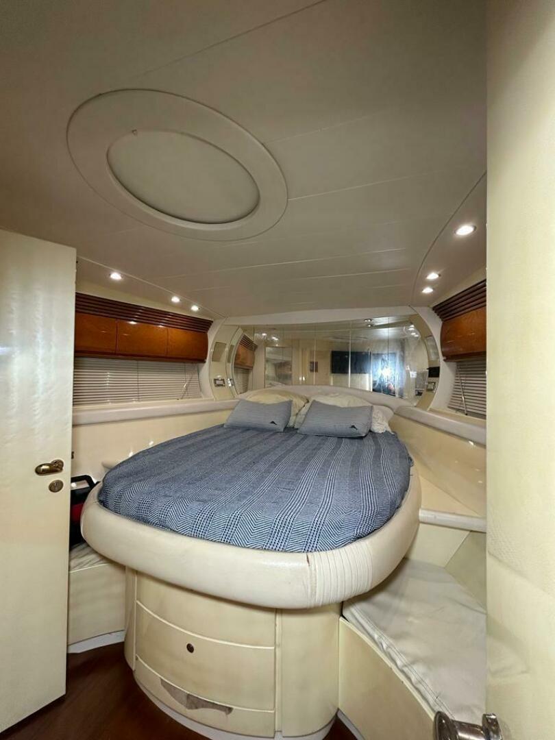 1999 Pershing 54 - Image 30