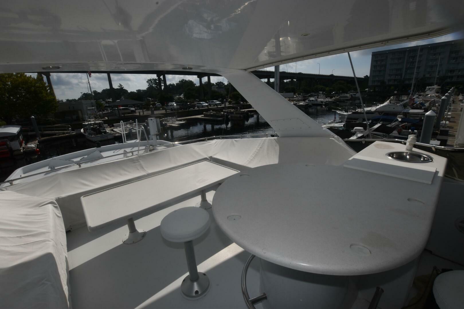 1998 Hatteras 74 Sportdeck - Image 21