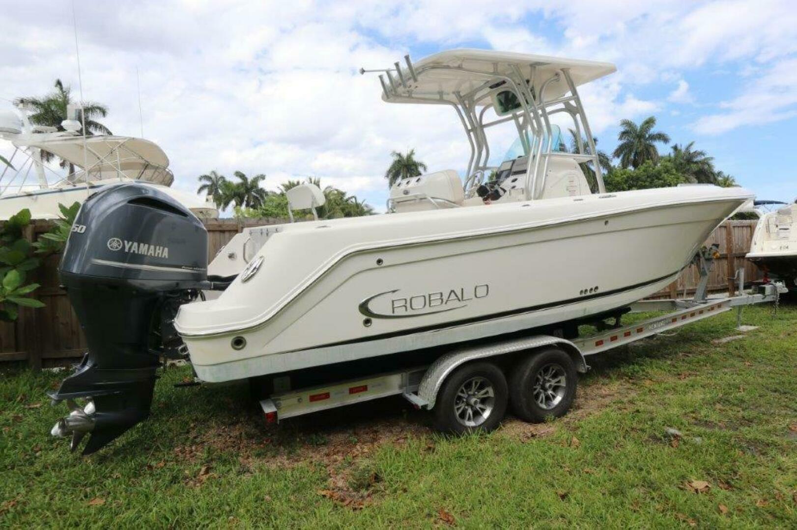 2017 Robalo R260 Center Console - Image 8
