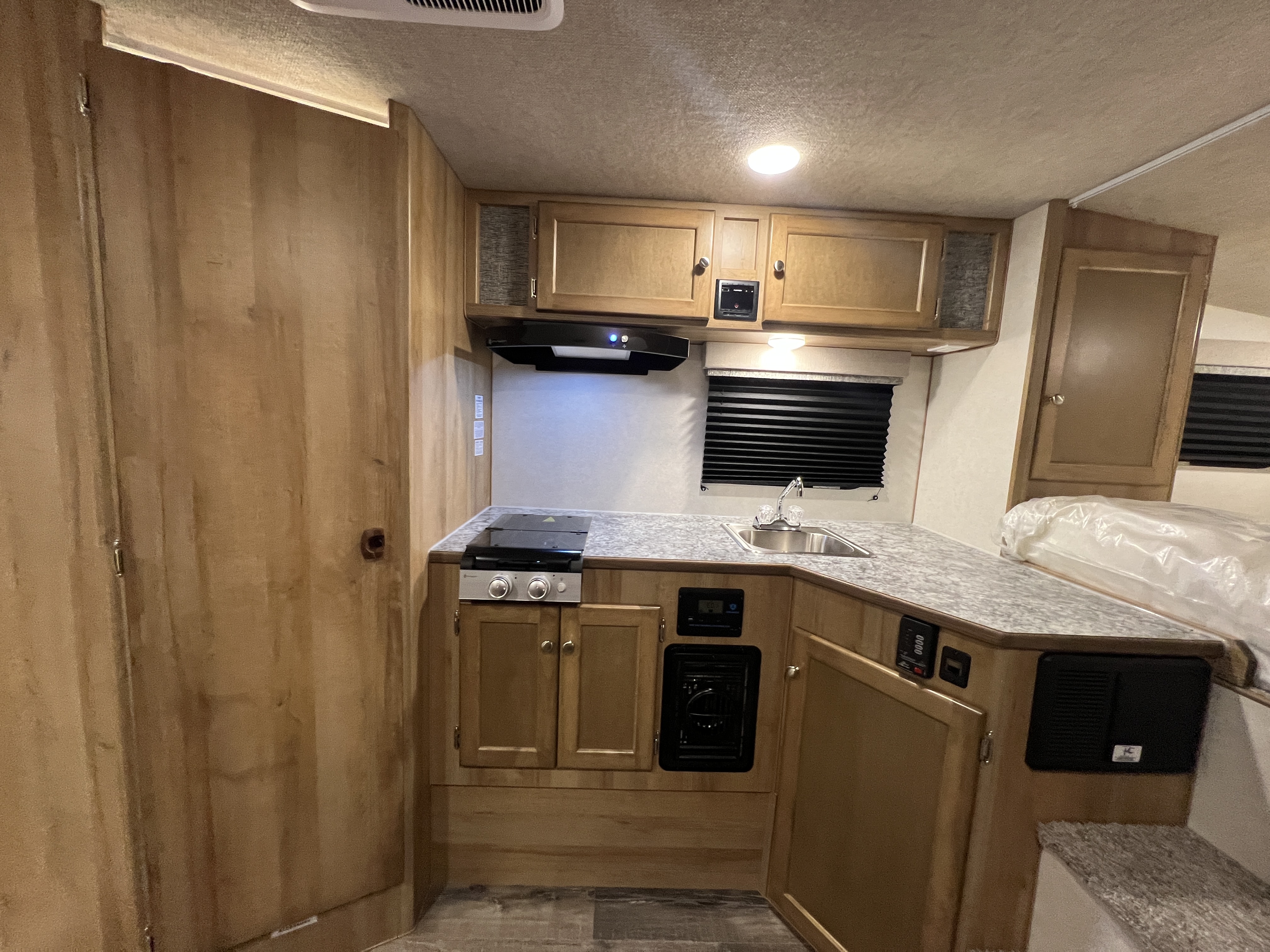 2027 Westland RV Travelaire 83SL - Image 4