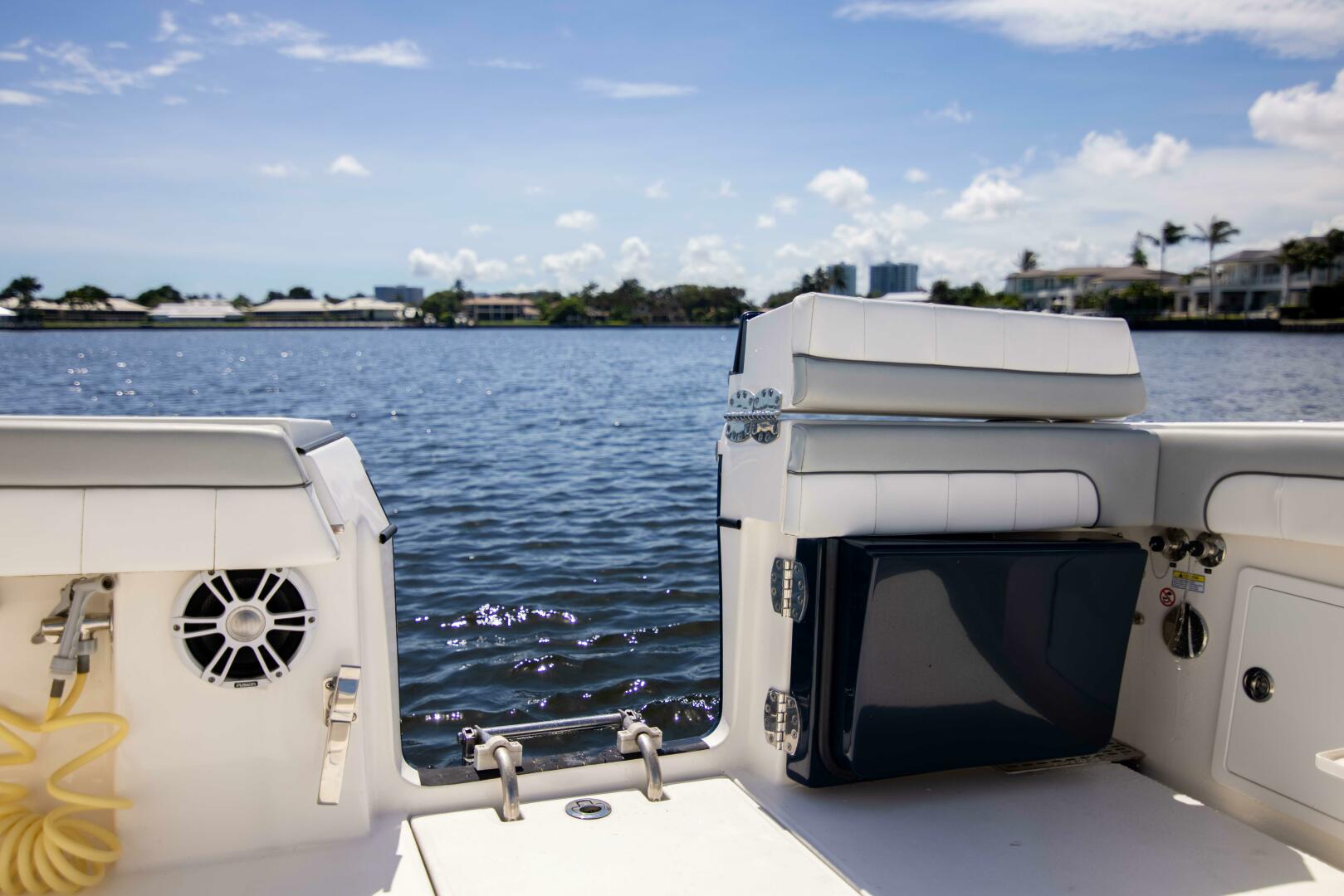 2021 Regulator 41 Center Console - Image 14