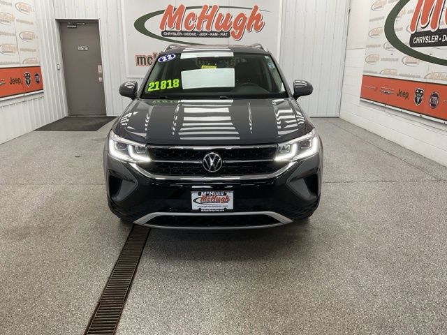 2022 Volkswagen Taos Utility 4D SEL 2WD - Image 2
