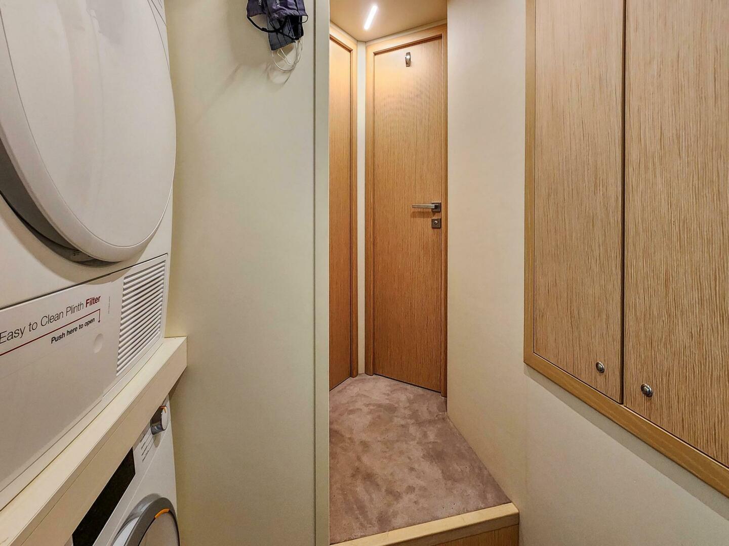 2021 Ferretti Yachts 850 - Image 70