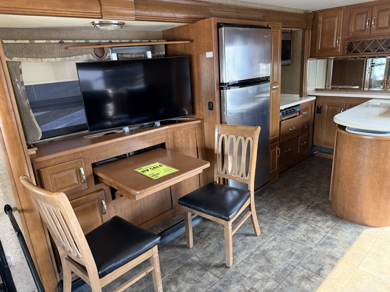 2014 Thor Motor Coach Challenger 37GT - Image 7