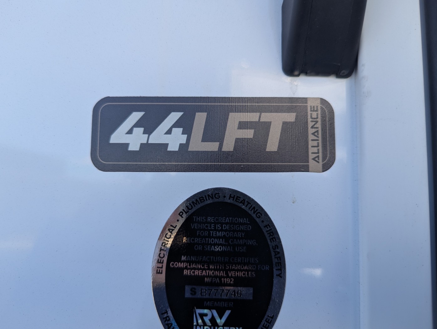 2026 Alliance RV Benchmark 44LFT - Image 6