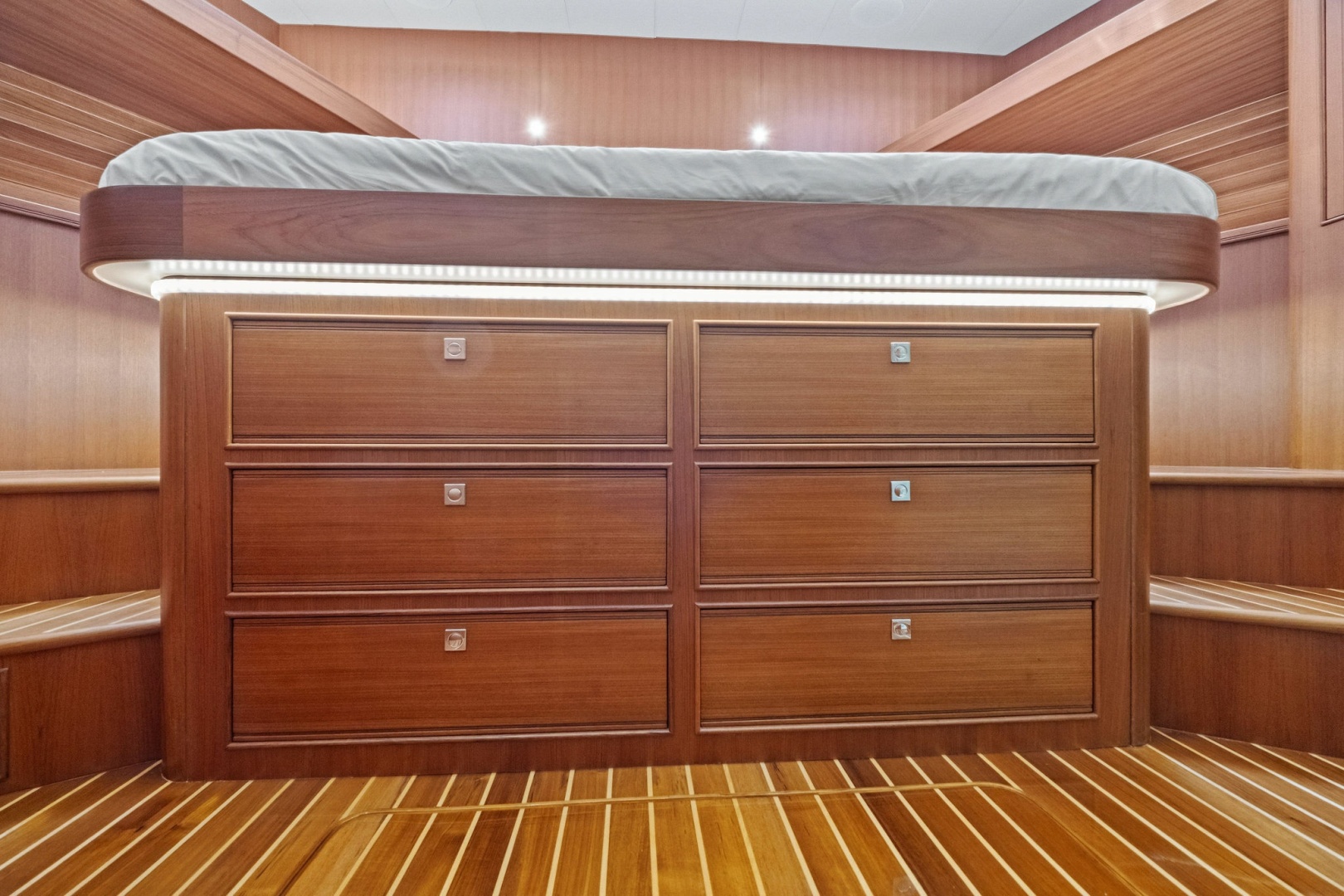 2024 Marlow 90V - Image 38
