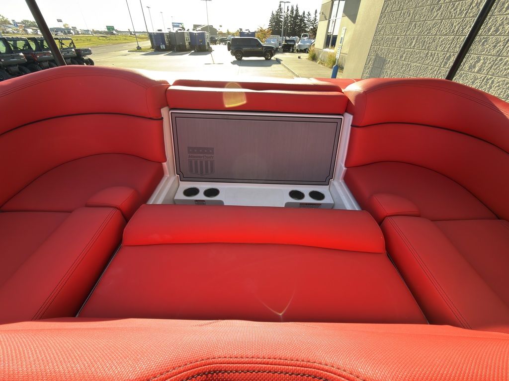 2019 MasterCraft XT22 - Image 52