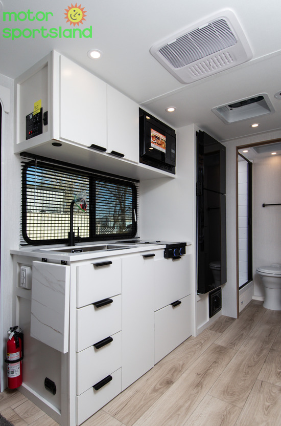 2026 Winnebago Micro Minnie 2108FBS - Image 31