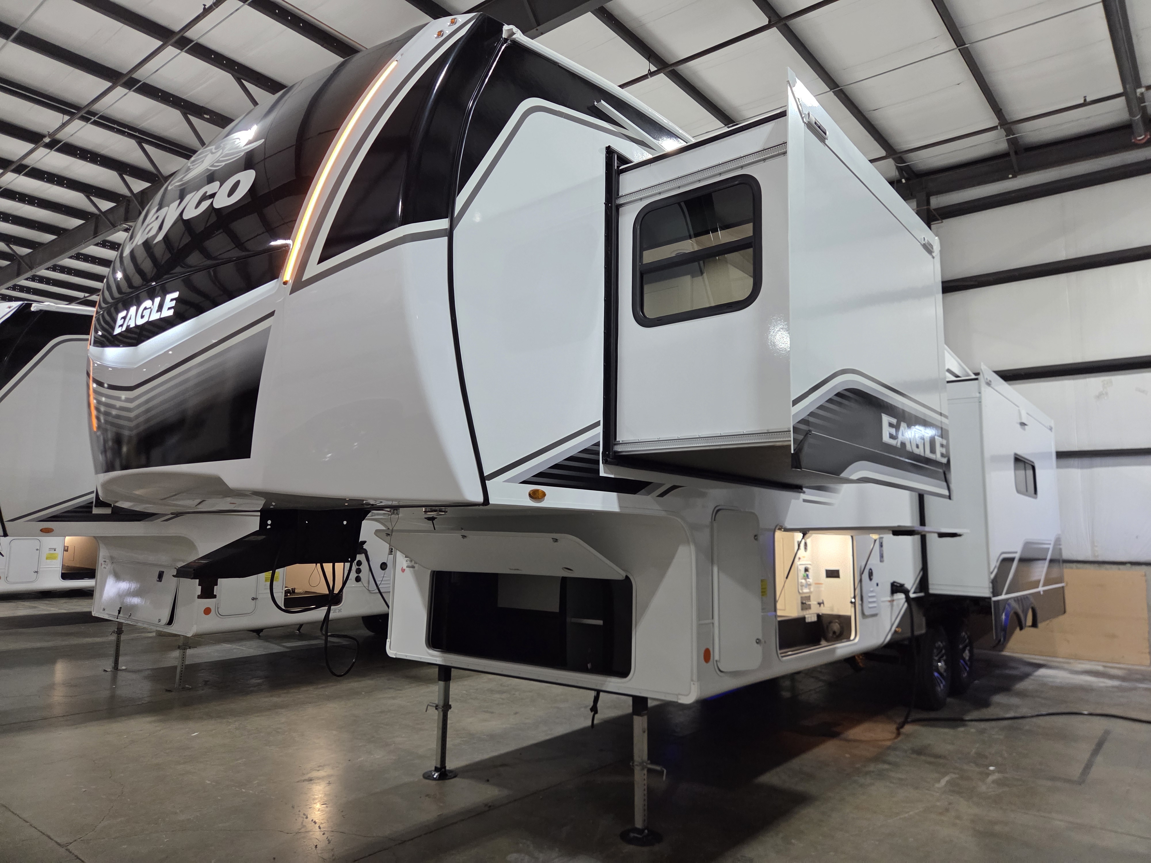 2026 Jayco Eagle 321RSTS - Image 4
