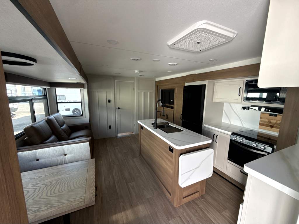 2027 VENTURE RV SPORTTREK 343VIB - Image 5