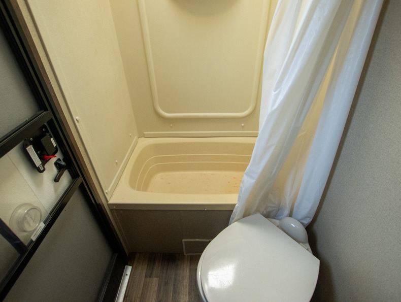 2016 Dutchmen RV Aerolite 242BHSL - Image 17