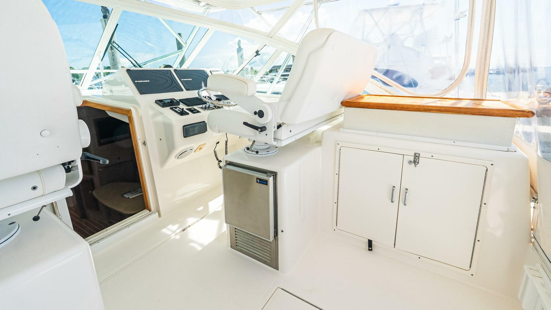 2008 Cabo 38 Express - Image 16