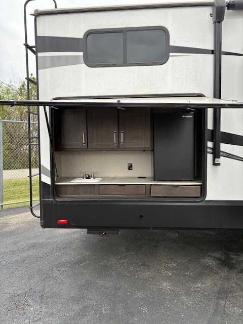 2022 GRAND DESIGN 312BHTS - Image 3