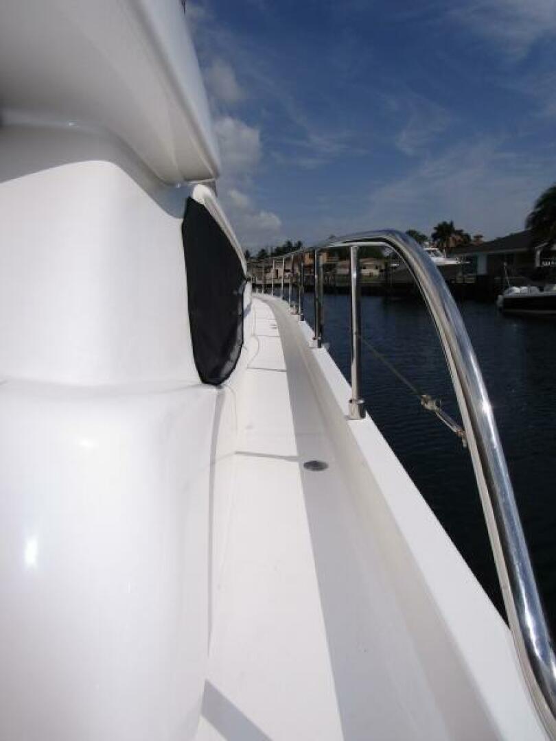 2003 Ferretti Yachts 590 Motor Yacht - Image 31