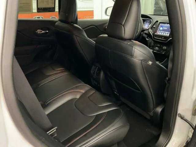 2022 Jeep Grand-Cherokee-L Laredo Altitude 4x4 - Image 24