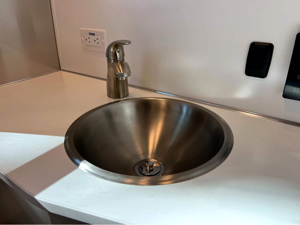 2027 AIRSTREAM BAMBI 20FB - Image 17