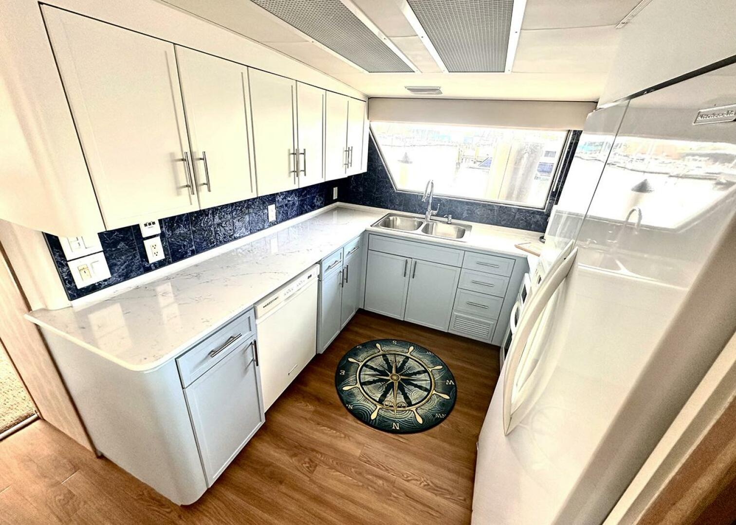 1994 Hatteras Cockpit Motoryacht - Image 19