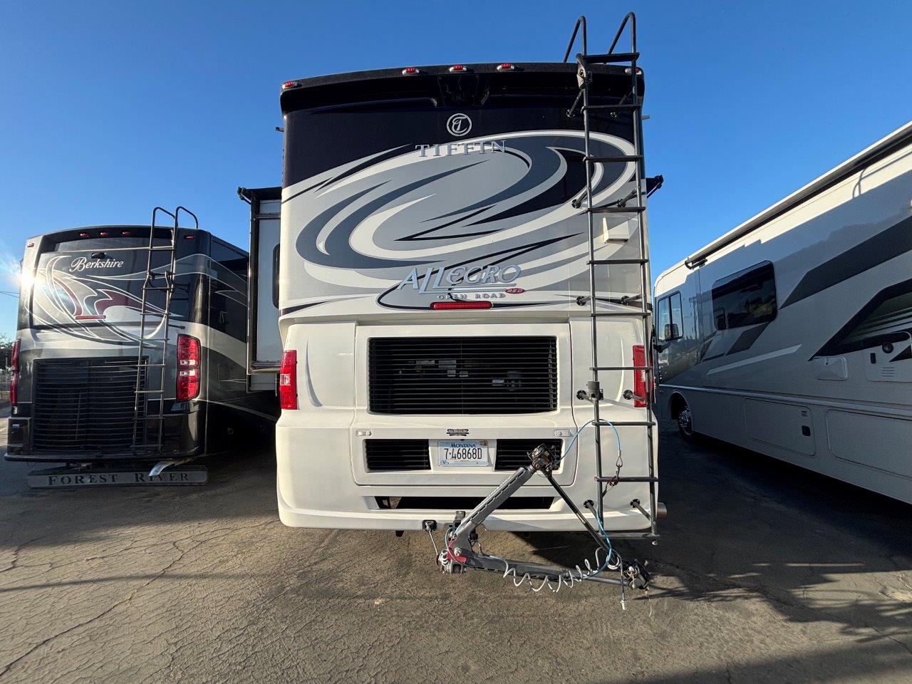 2016 Tiffin Allegro RED 33AA - Image 3