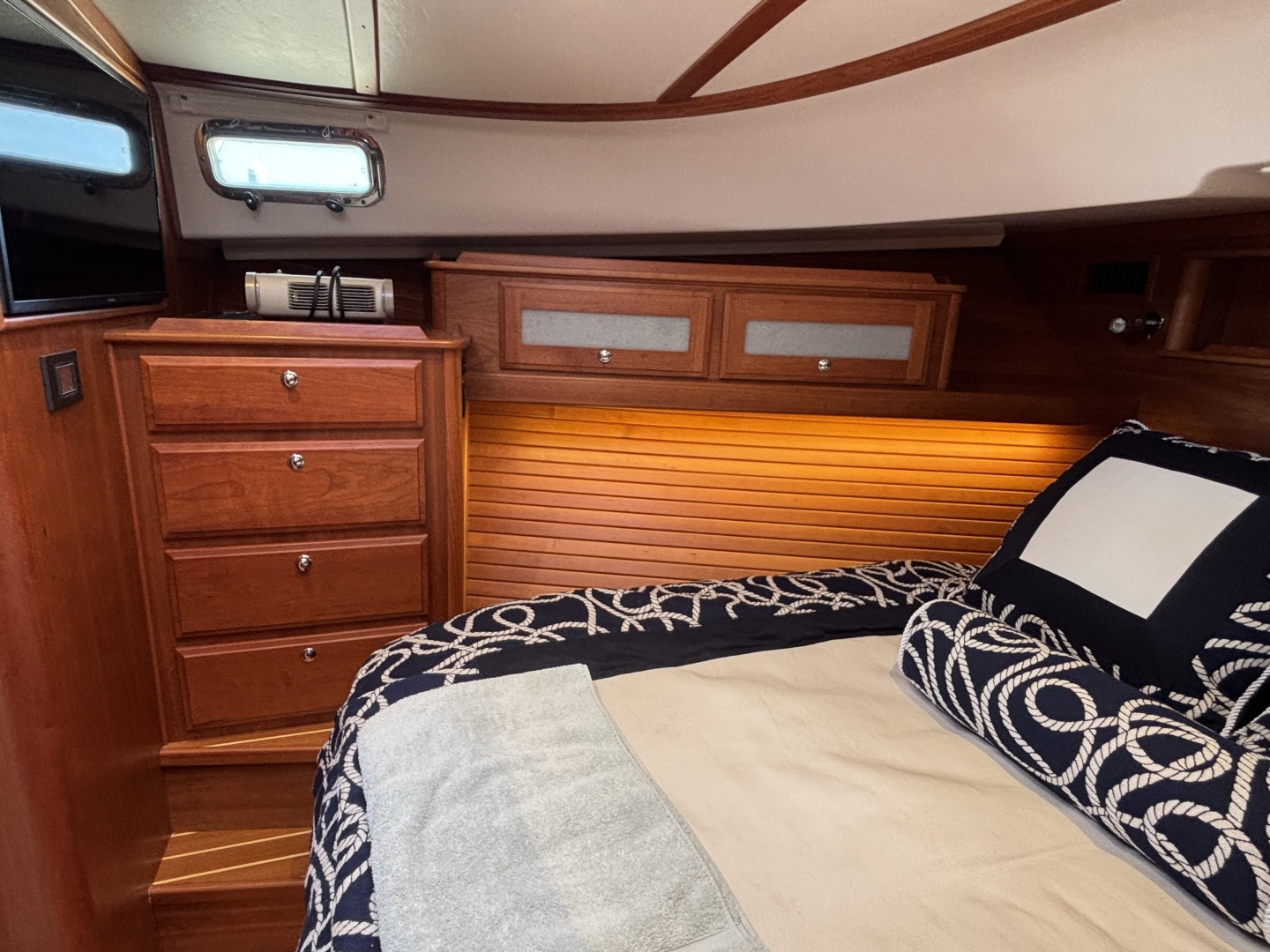 2019 Sabre 45 Express - Image 28