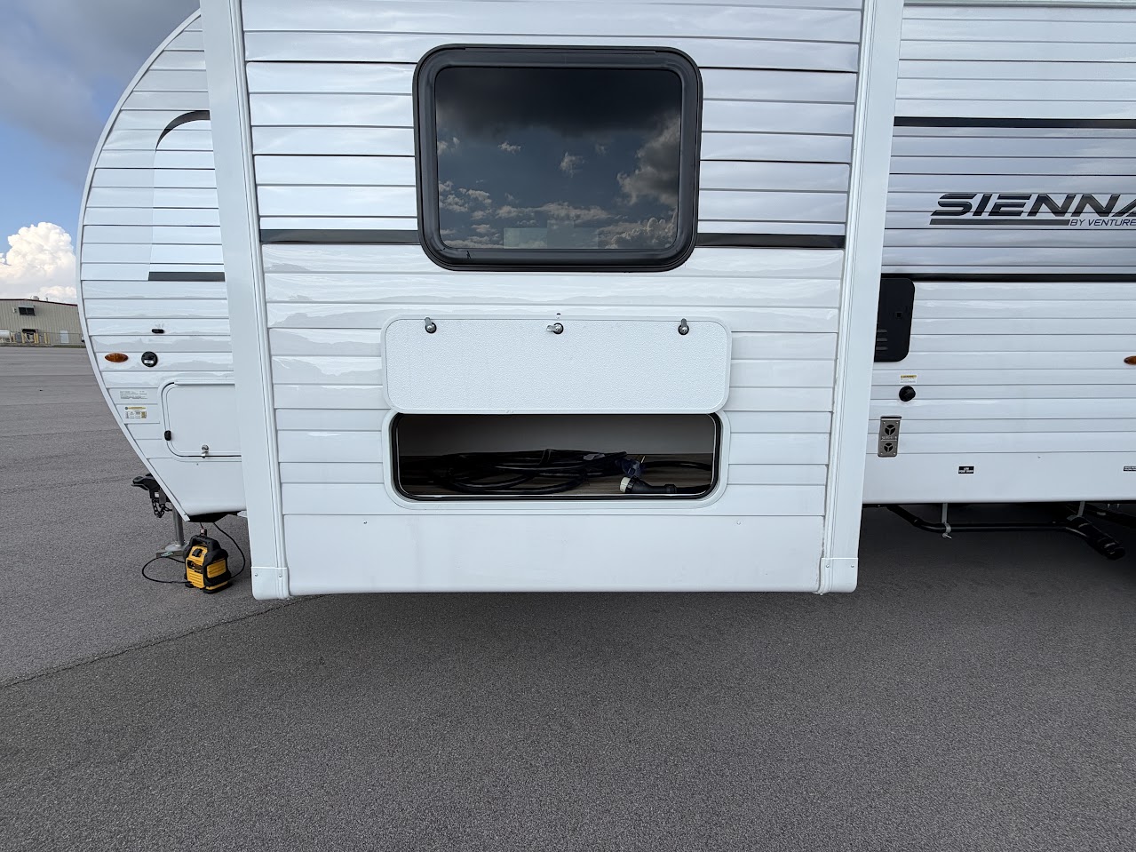 2027 VENTURE RV SIENNA 293VIK - Image 3
