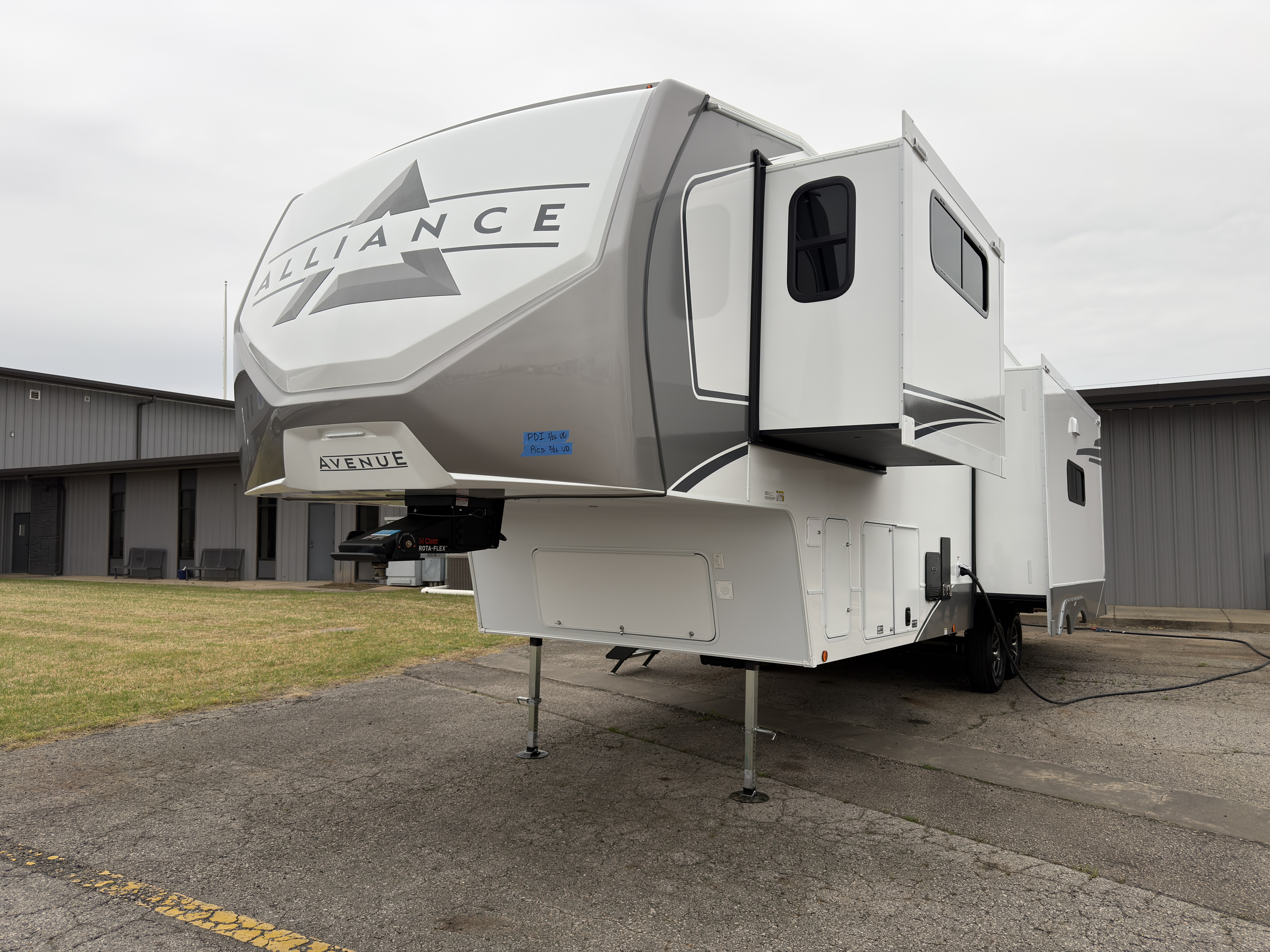 2026 Alliance RV Avenue 32RLS - Image 3