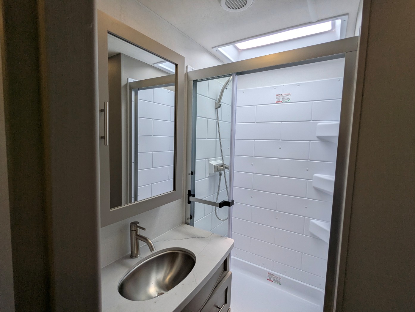 2026 Alliance RV Avenue 298RL - Image 18
