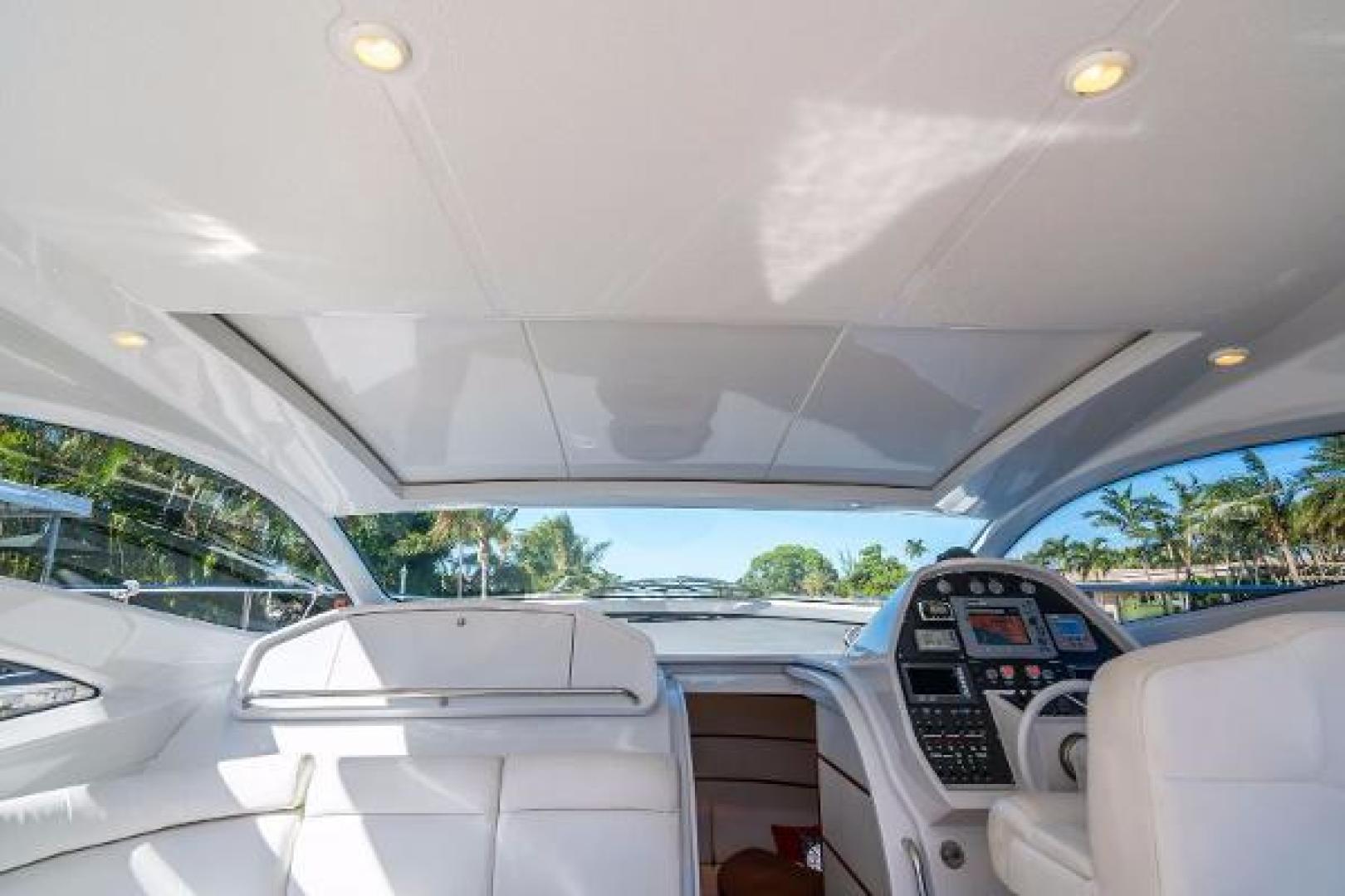 2008 Pershing - Image 13
